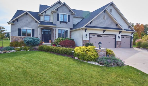 residential front yard landscaping in twin cities minnesota